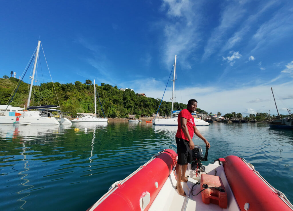 Croisière plongée à Nosy BeEmbarquez pour une aventure subaquatique inoubliable à bord de Turquoise , notre catamaran spécialement conçu.